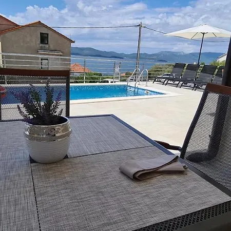 Villa Aninka Komarna Exterior photo